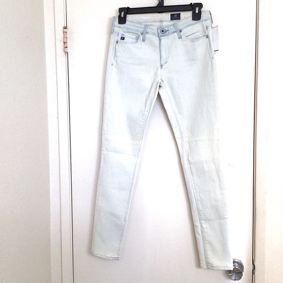 Rare AG Low-Rise Modern Dirty Light Wash Jeans - Picture 1 of 12